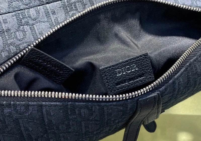 Stylish 981 Christian Dior AAA Man Messenger Bags - Image 7