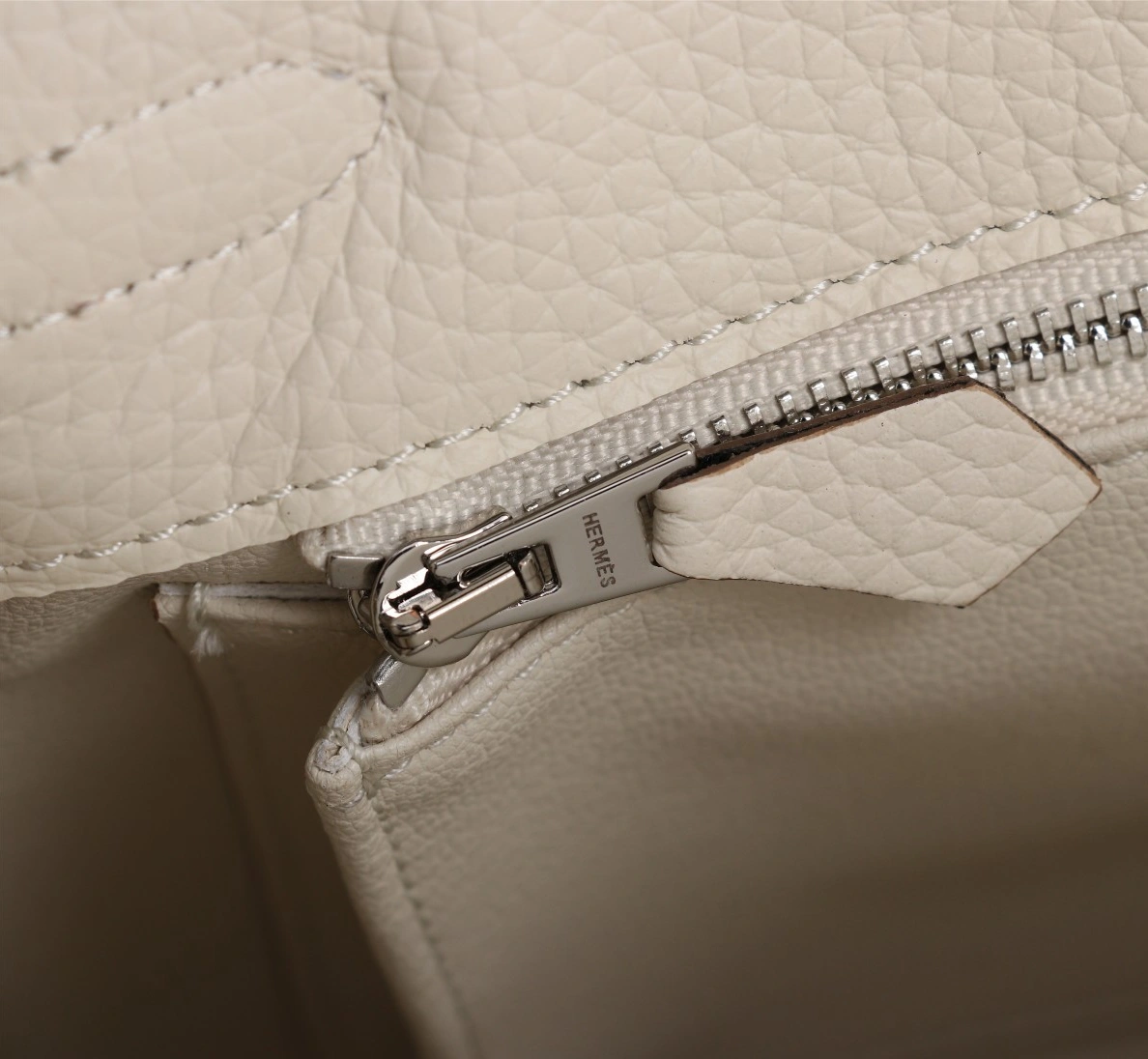 Timeless 2359 Hermes AAA Quality Handbags For Women - Image 5