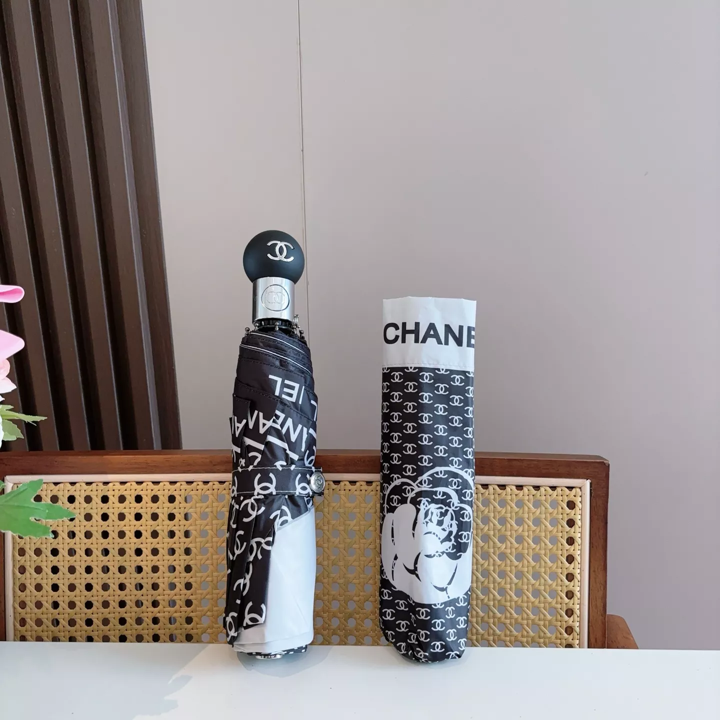 Timeless 5720 Chanel Umbrellas - Image 4