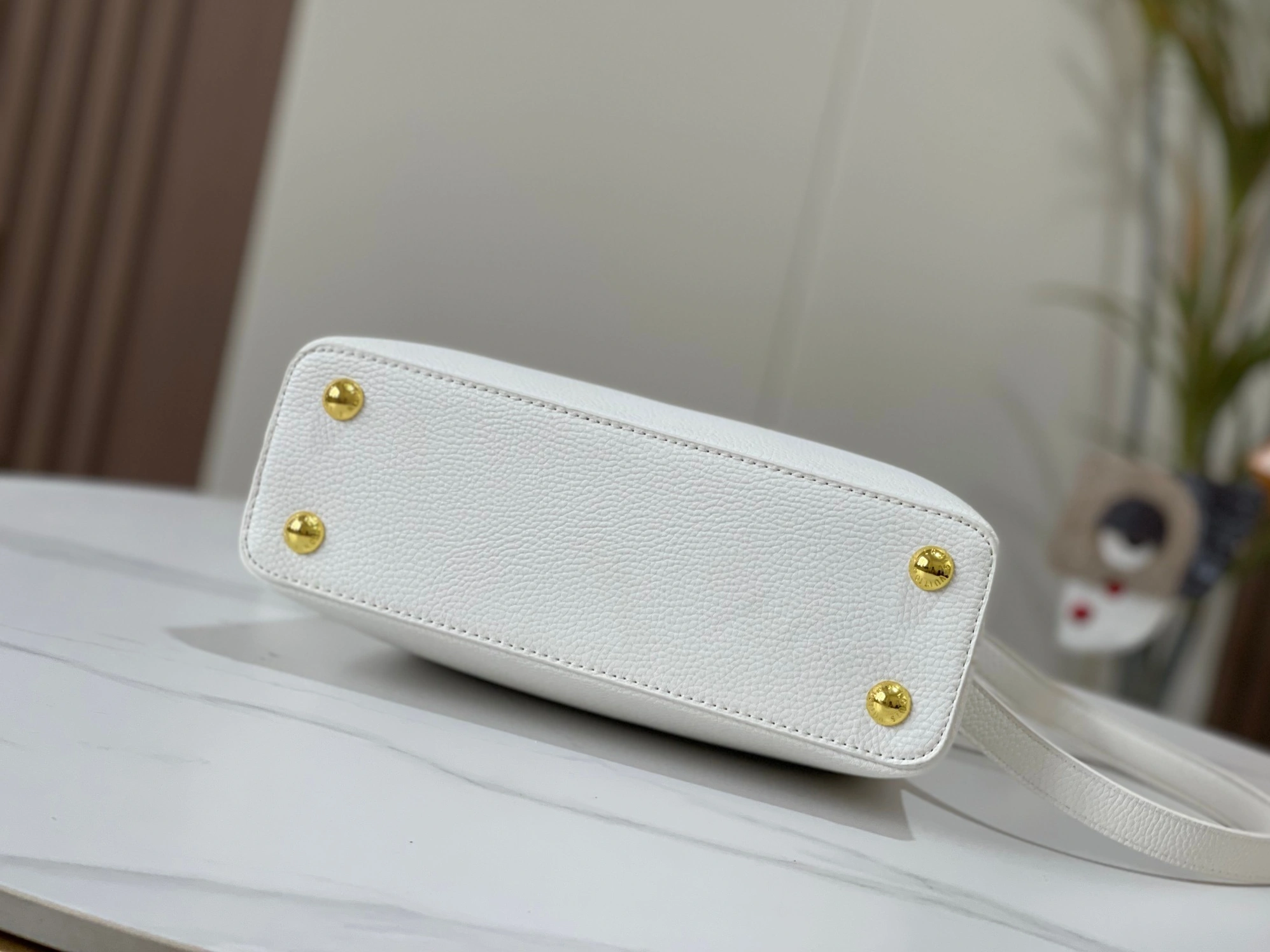 Timeless 9348 Louis Vuitton AAA Quality Messenger Bags For Women - Image 3