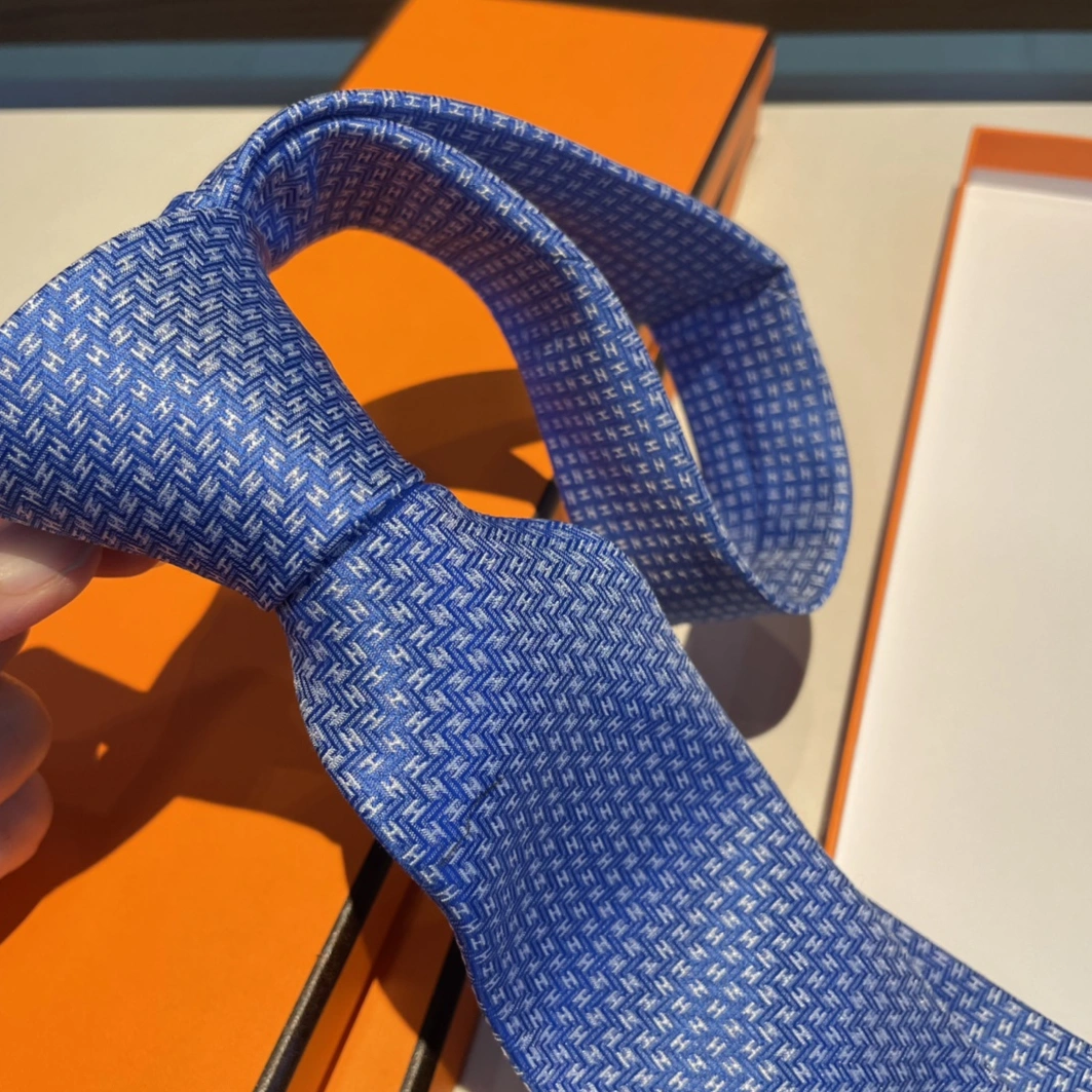 Trendsetting 1262 Hermes Necktie For Men - Image 3