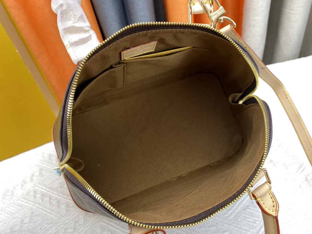 Trendsetting 831 Louis Vuitton AAA Quality Handbags For Women - Image 7