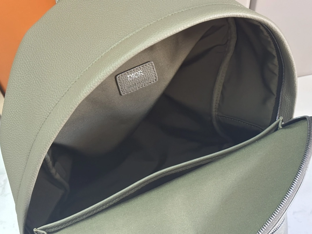 Trendsetting 882 Christian Dior AAA Man Backpacks - Image 8