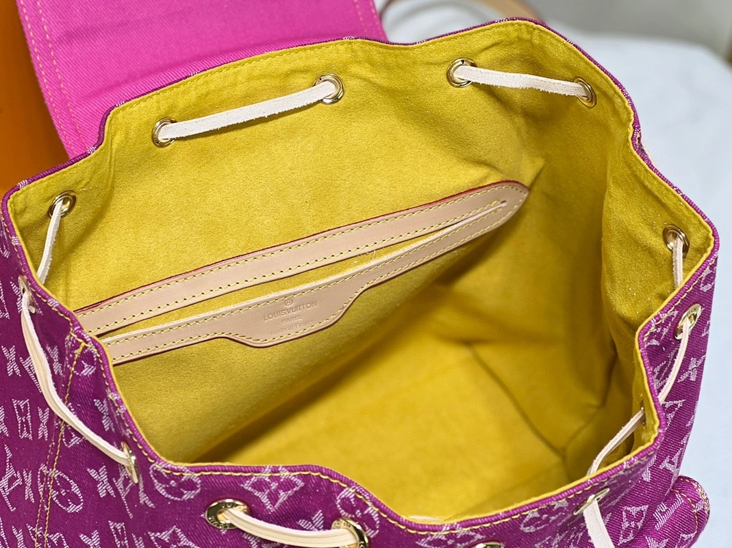 Trendy 8284 Louis Vuitton AAA Quality Backpacks For Women - Image 8