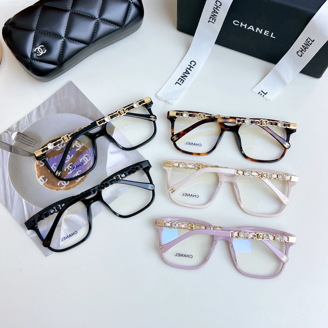 Unique 1712 Chanel Goggles - Image 3