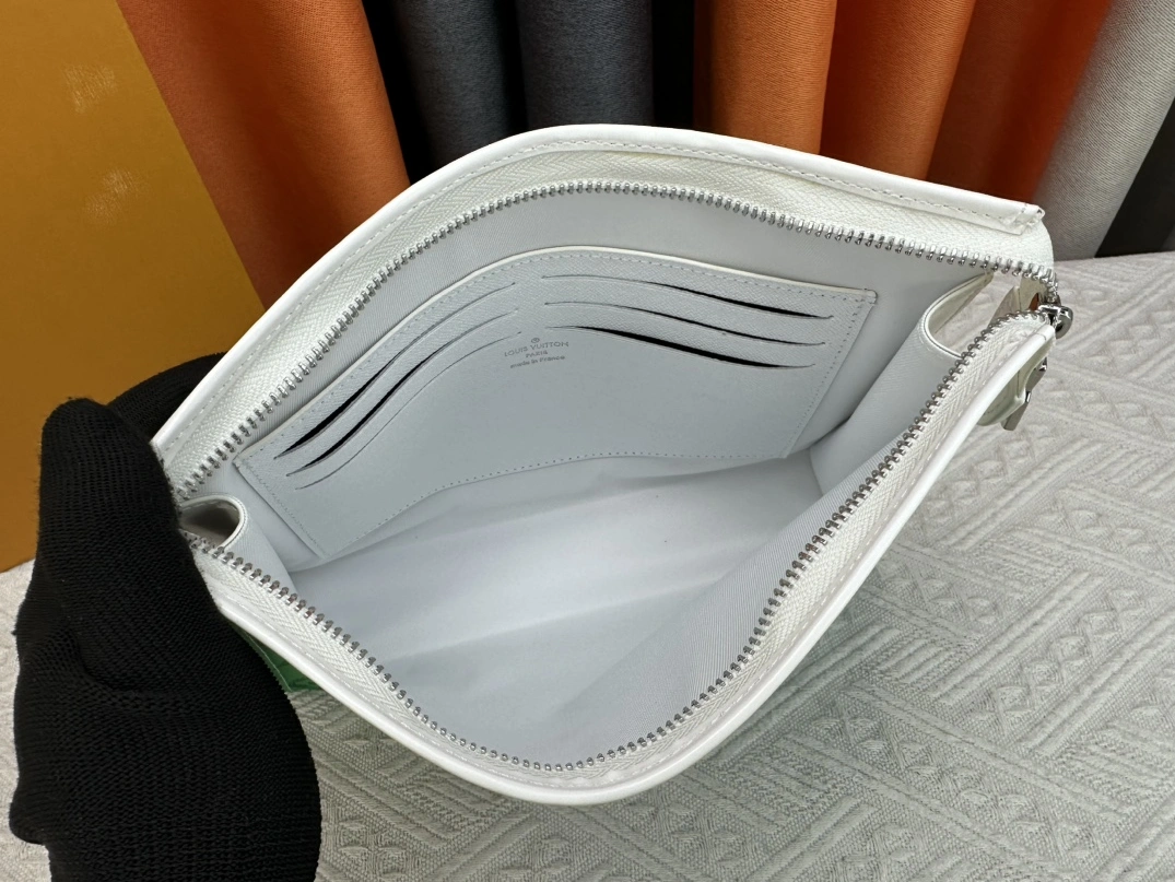 Unique 9327 Louis Vuitton LV Wallets For Unisex - Image 6