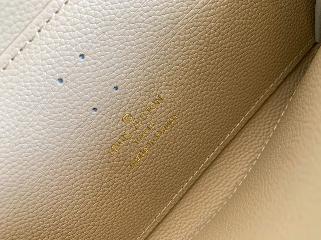 UrbanStyle 5432 Louis Vuitton LV Wallets For Women - Image 5