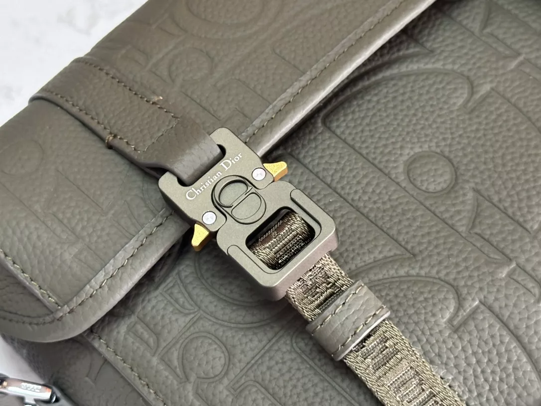 Versatile 5209 Christian Dior AAA Man Messenger Bags - Image 4