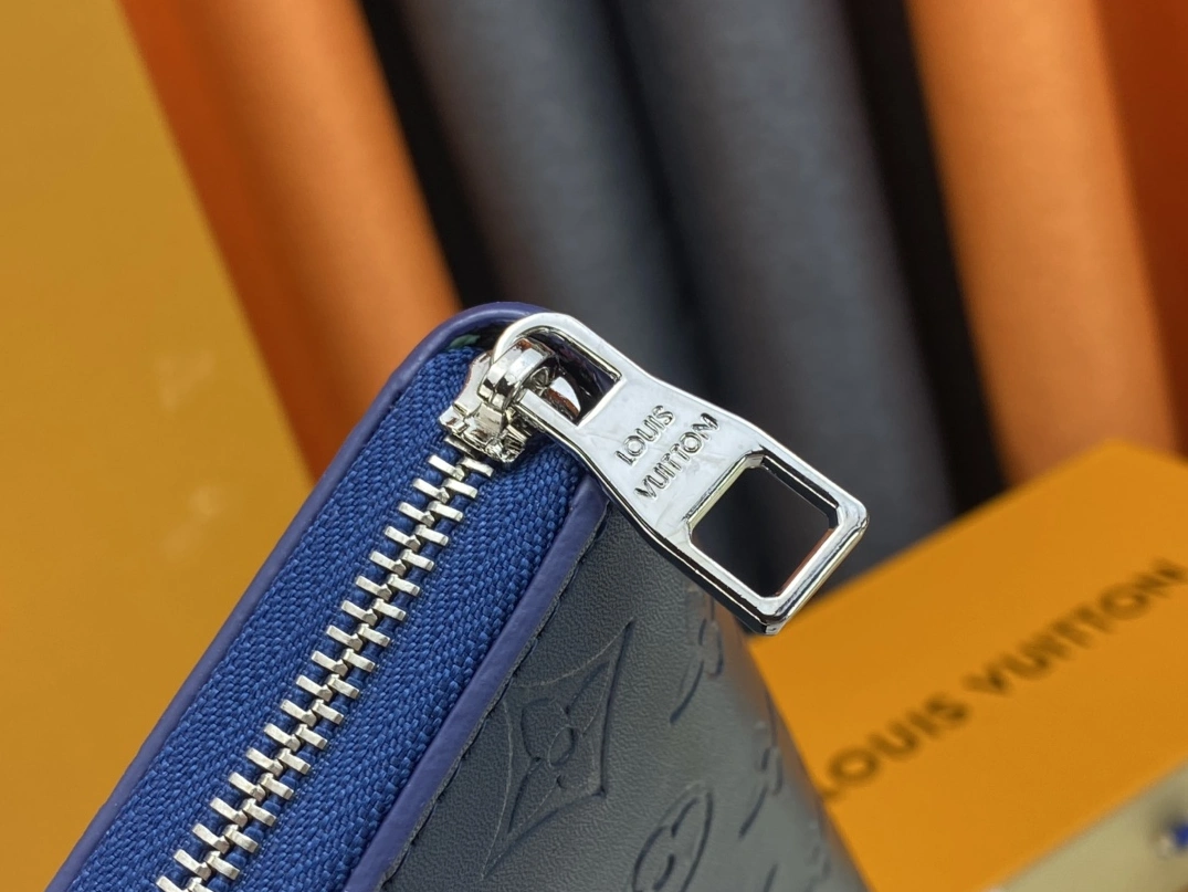 Vibrant 1273 Louis Vuitton LV Wallets - Image 5