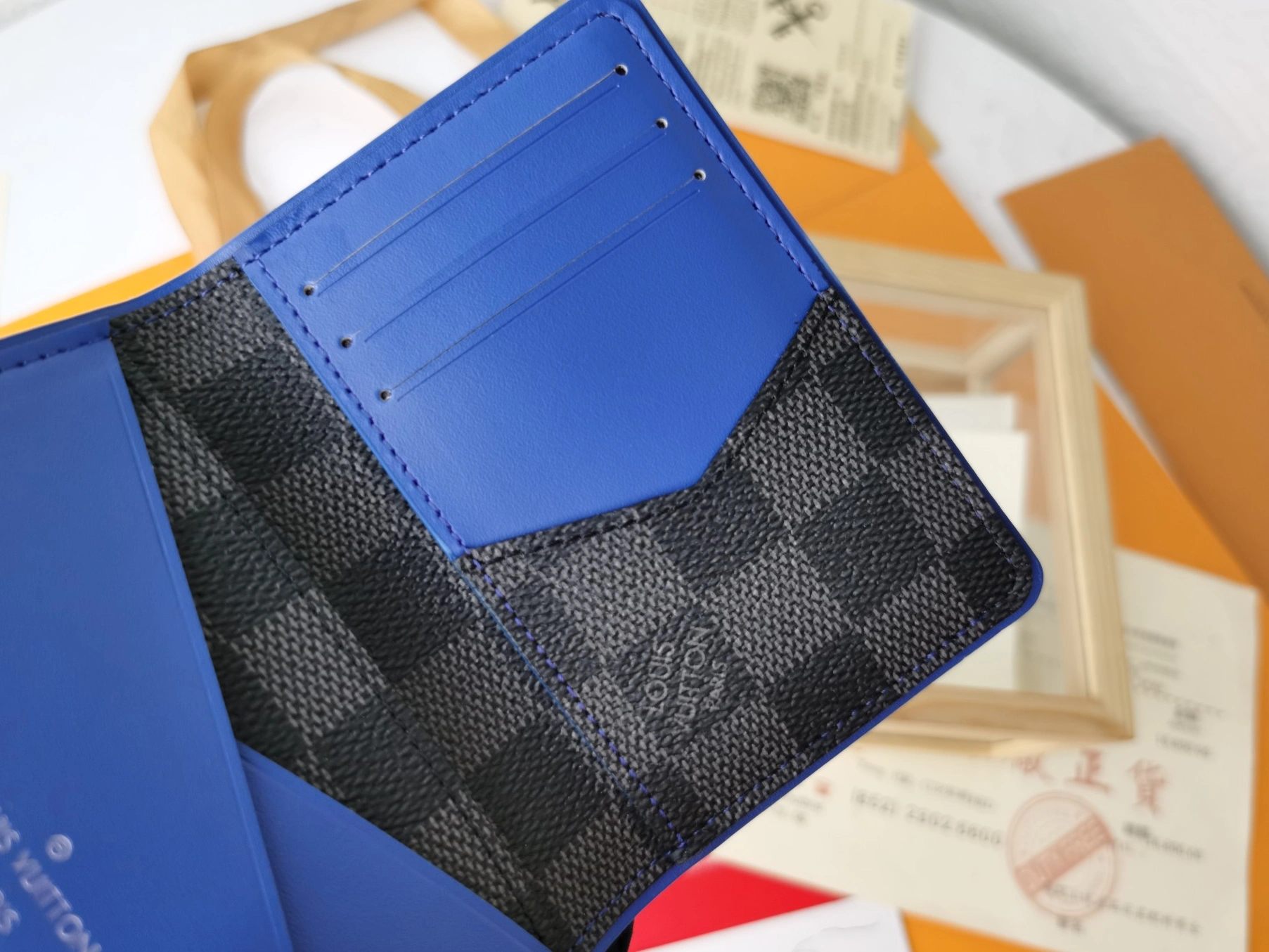 Vibrant 1713 Louis Vuitton LV Card Case For Unisex - Image 6