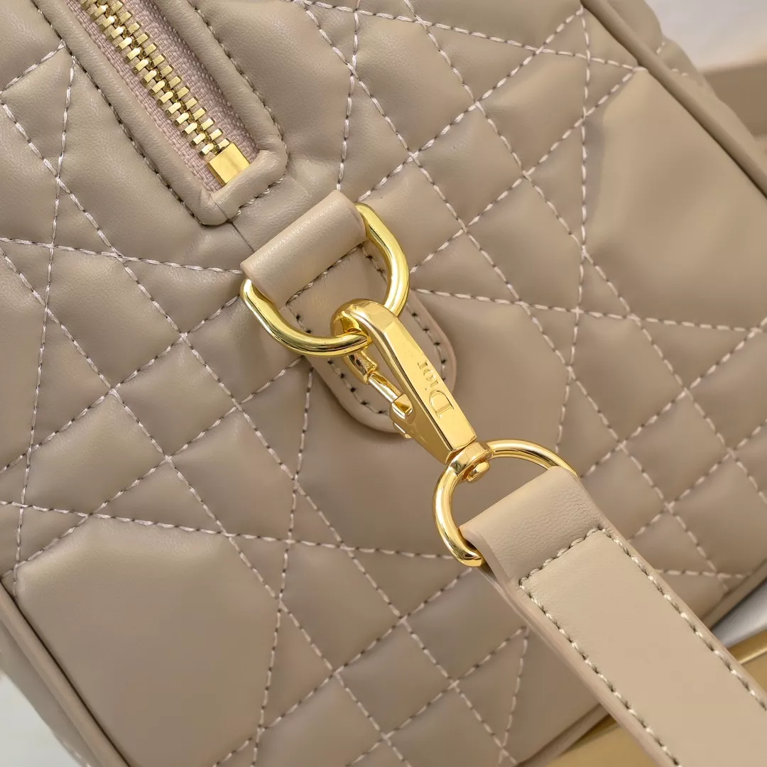 Vibrant 2280 Christian Dior AAA Quality Handbags For Women - Image 5