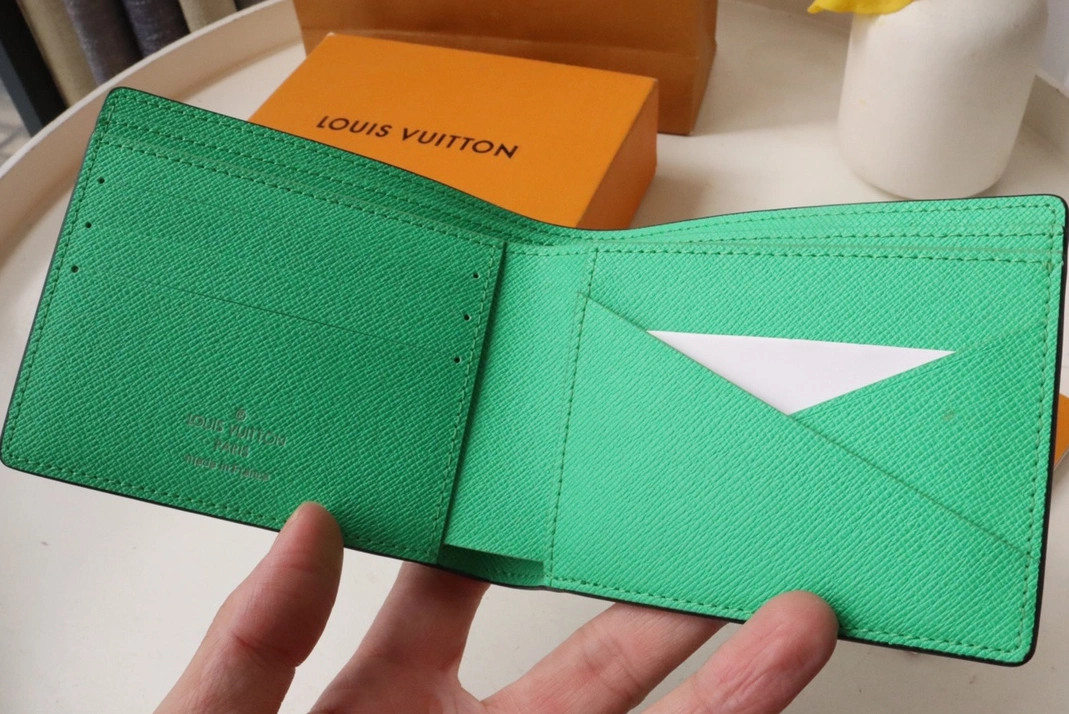 Vibrant 2398 Louis Vuitton LV Wallets - Image 4