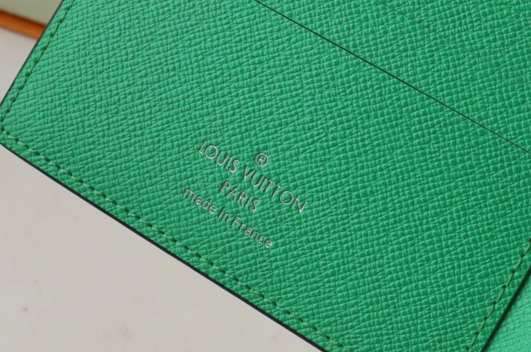 Vibrant 2398 Louis Vuitton LV Wallets - Image 5