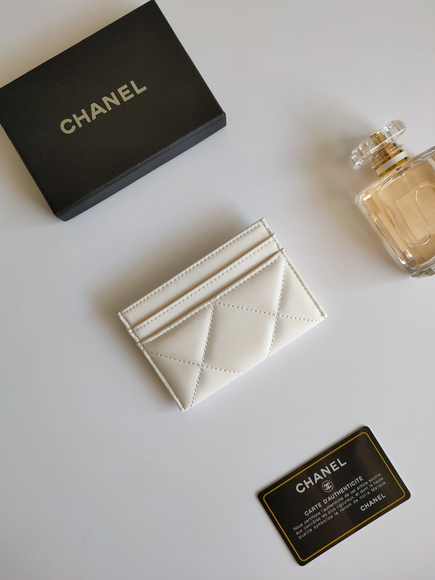 Vibrant 3859 Chanel Card Case