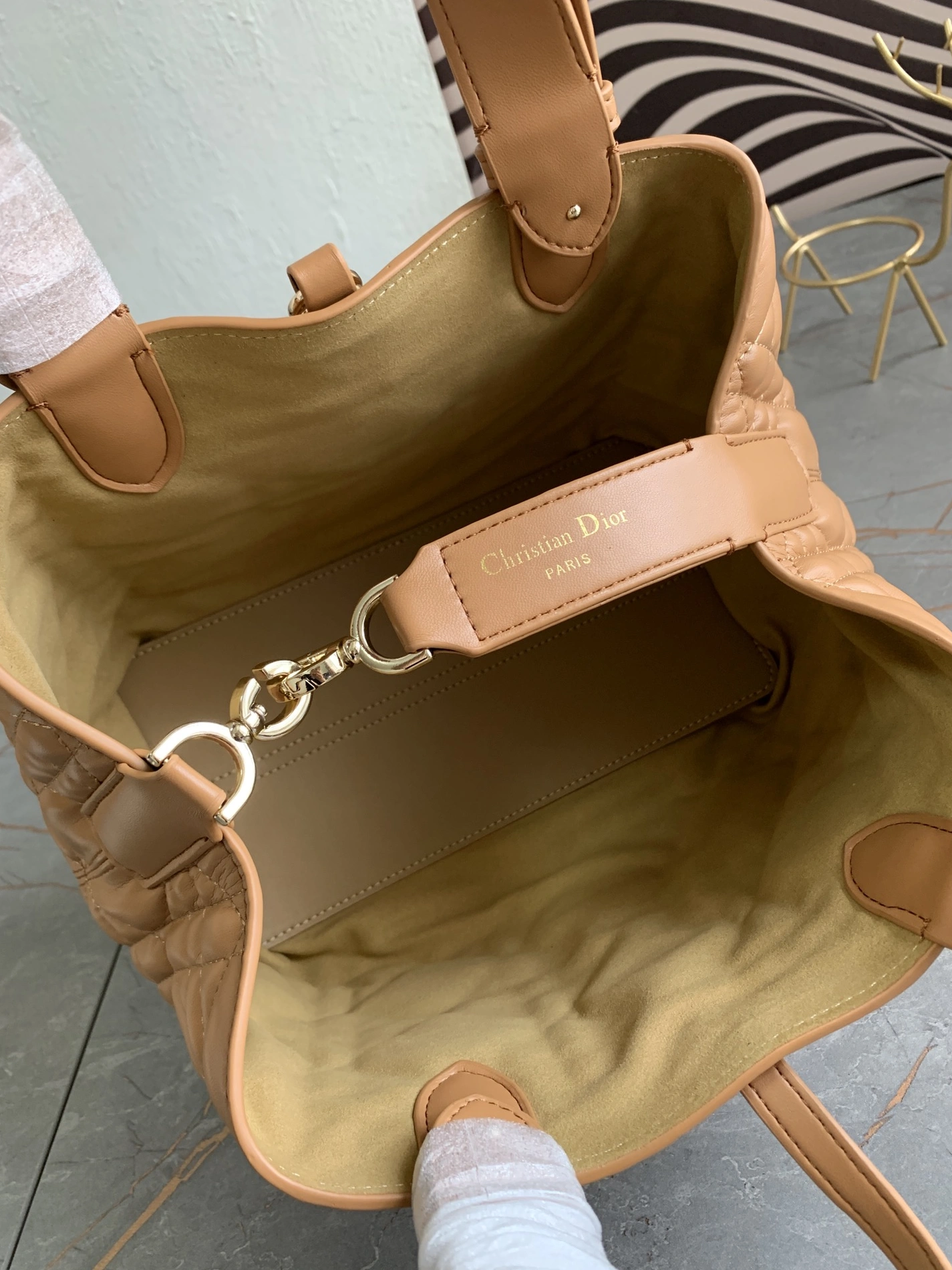 Vibrant 5850 Christian Dior AAA Quality Handbags For Women - Image 8