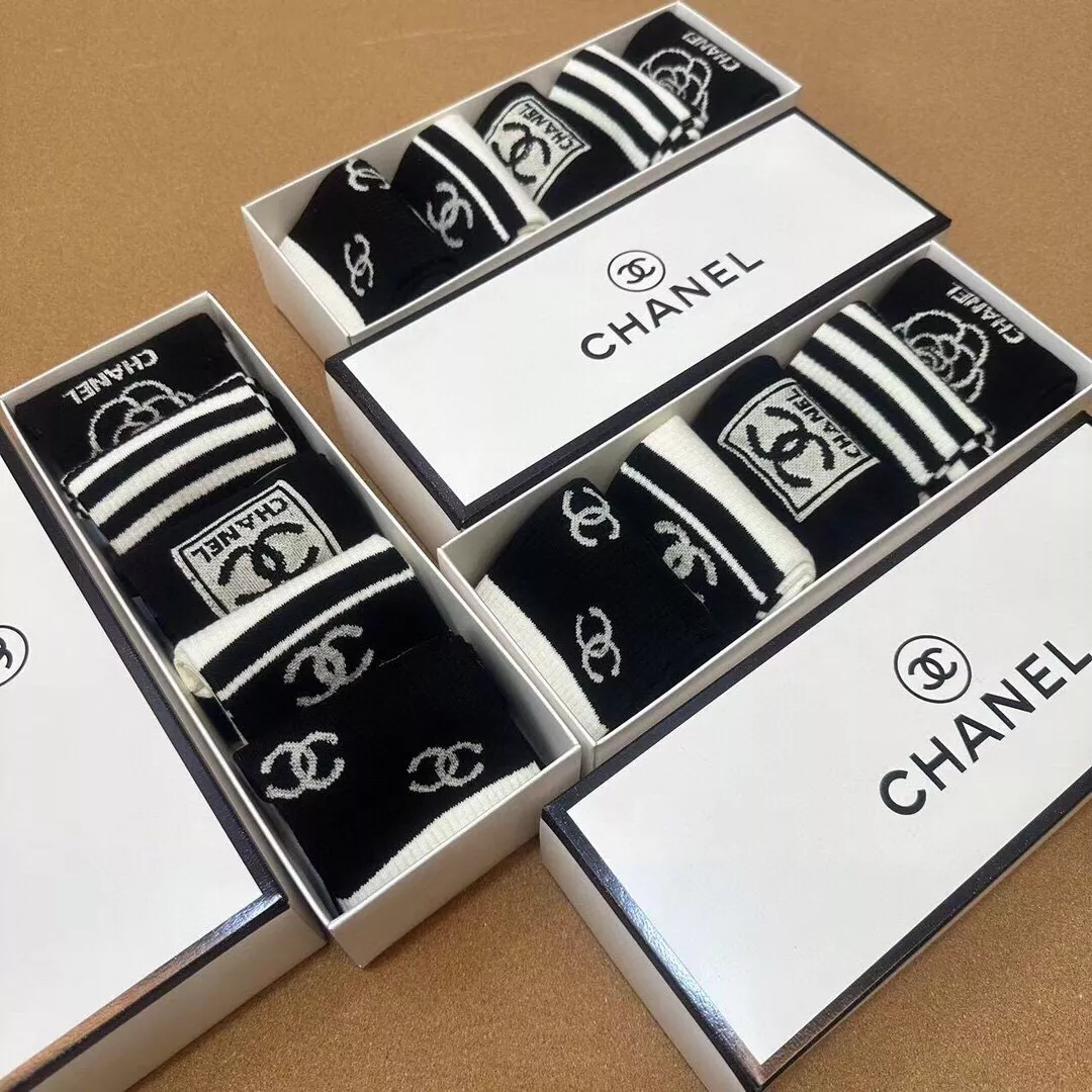 WellDesigned 1137 Chanel Socks For Women - Image 7