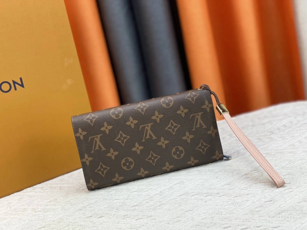 WellDesigned 213 Louis Vuitton AAA Quality Wallets For Women - Image 3
