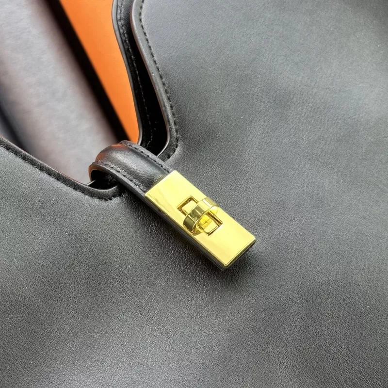 WellDesigned 7095 Louis Vuitton AAA Quality Messenger Bags For Women - Image 5