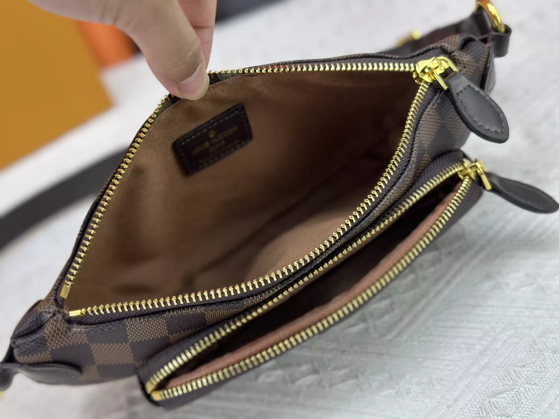 WellDesigned 9139 Louis Vuitton LV AAA Quality Belt Bags - Image 7