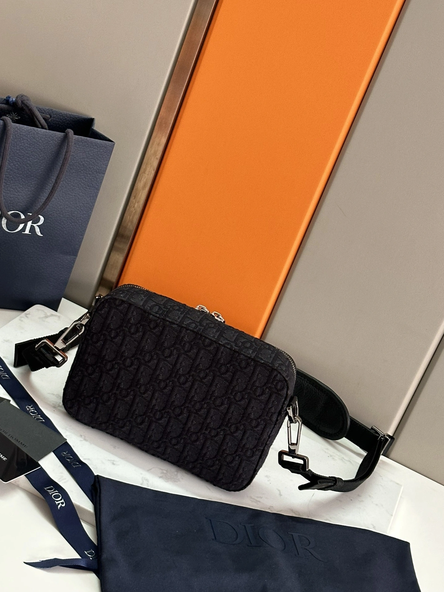 WellDesigned 9909 Christian Dior AAA Man Messenger Bags - Image 3