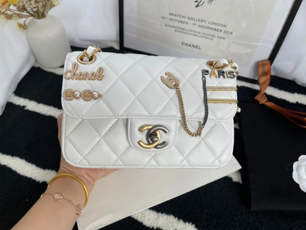 Affordable CHANEL FLAP BAG 613 - Image 3