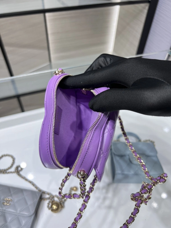 CHANEL HEART CHANELUTCH WITH CHAIN EasyMatch 1787 - Image 10
