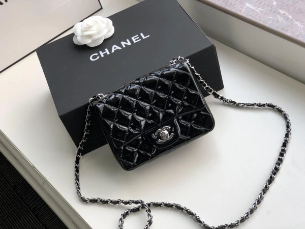 CHANEL FLAP BAG 17CM WellDesigned 780 - Image 3