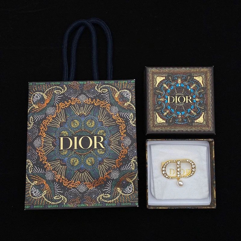 Dior 30 Montaigne Brooch Metal, Silver Crystals and White Resin Pearls Gold - Image 4