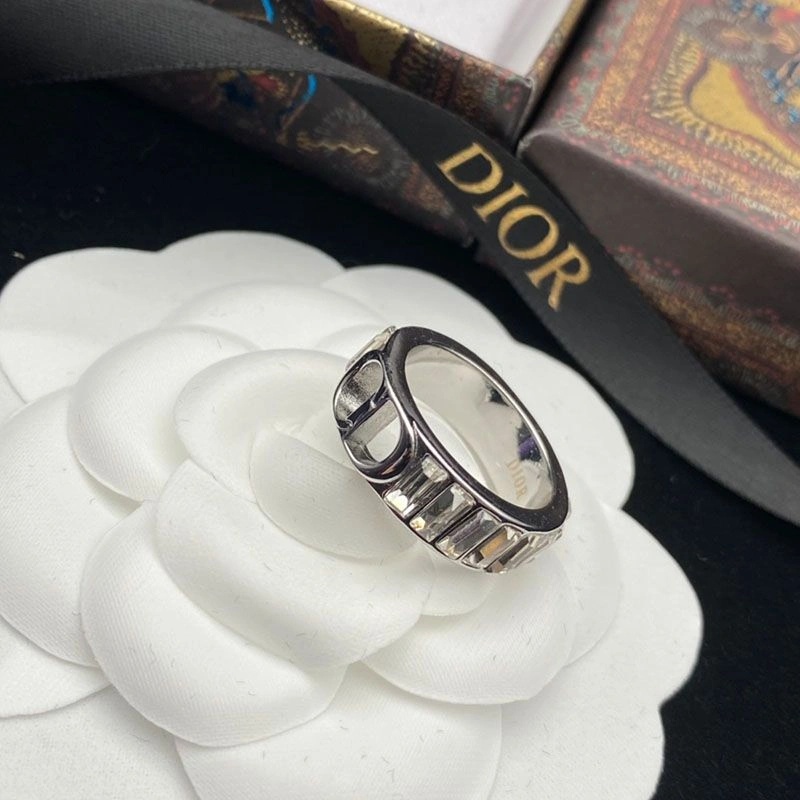 Dior 30 Montaigne Ring In Metal And White Crystals Silver - Image 3