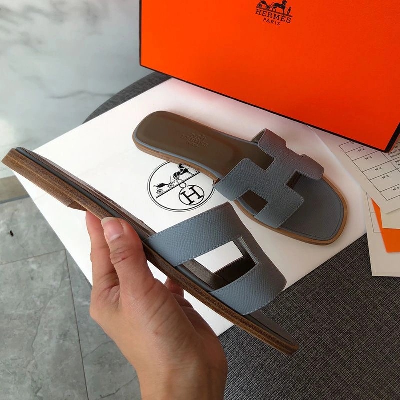 Hermes Oran Slides Women Grain Calfskin In Sky Blue - Image 3