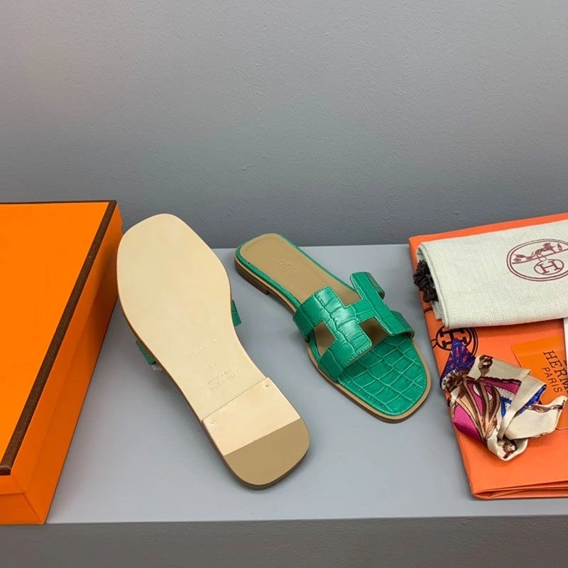 Hermes Oran Slides Women Crocodile Leather In Olive - Image 4