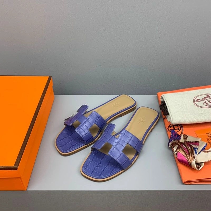 Hermes Oran Slides Women Crocodile Leather In Violet - Image 3