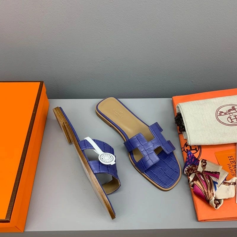 Hermes Oran Slides Women Crocodile Leather In Violet - Image 4