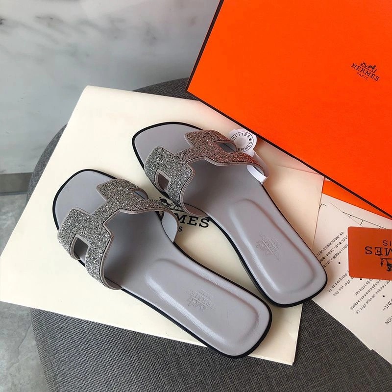 Hermes Oran Slides Women Glitter Leather In Grey - Image 4