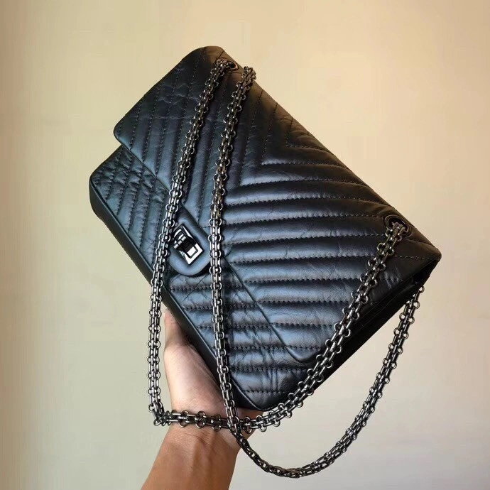 Fashionable CHANEL Flap Bag 28cm 837 - Image 3