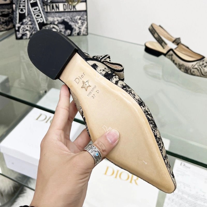 J'Adior Slingback Pumps Women Toile de Jouy Sauvage Motif Canvas Beige - Image 7