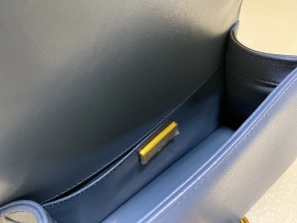 CHANEL BOY BAG 20CM SmartChoice 183 - Image 7