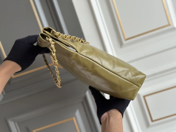 CHANEL 22 SMALL HANDBAG ModernLook 1543 - Image 4