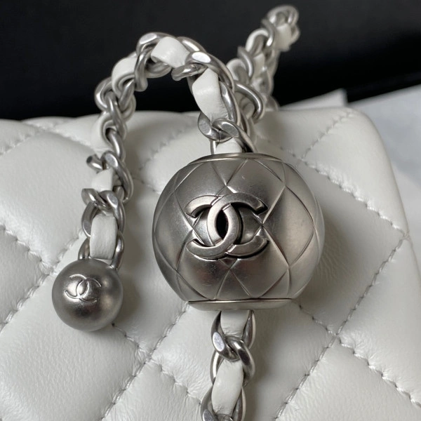 CHANEL FLAP BAG 20CM Popular 302 - Image 5