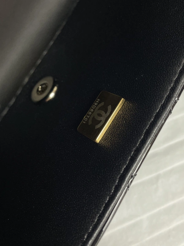 WellDesigned CHANEL Mini CHANELassic Handbag With Top Handle 895 - Image 9